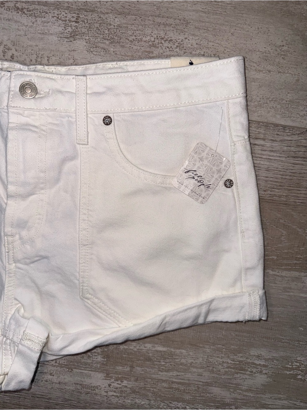 We The Free Beginners Luck Shorts NWT White Low Rise Slouch Denim Shorts Summer - Picture 3 of 13